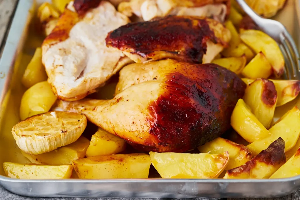 Poulet aux pommes de terre au four